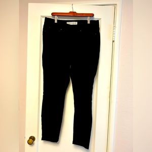 Levi Strauss Totally Shaping Pull-on Skinny black jean